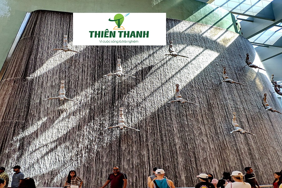 Khám Phá Du Lịch Dubai - Dubai Mall Waterfall